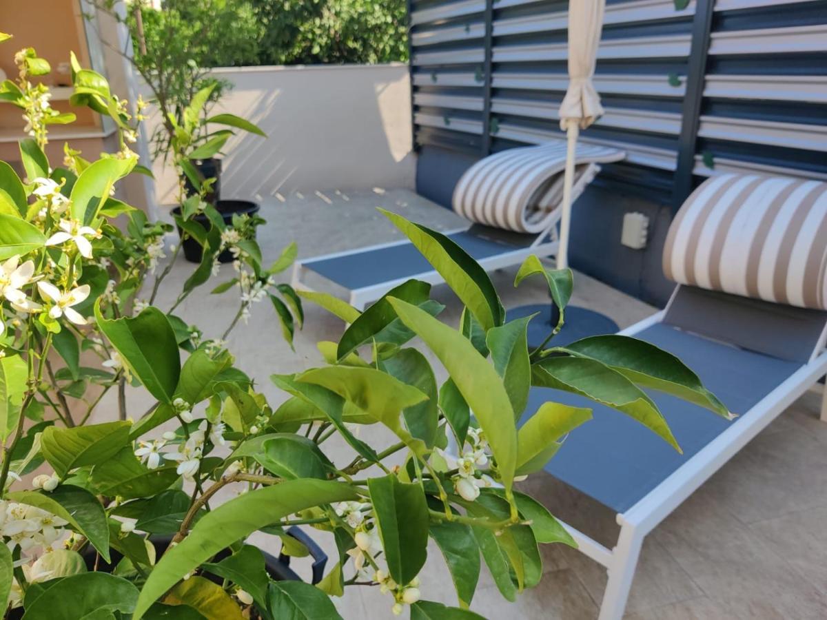 Apartments Villa A - Heating Pool トロギール エクステリア 写真