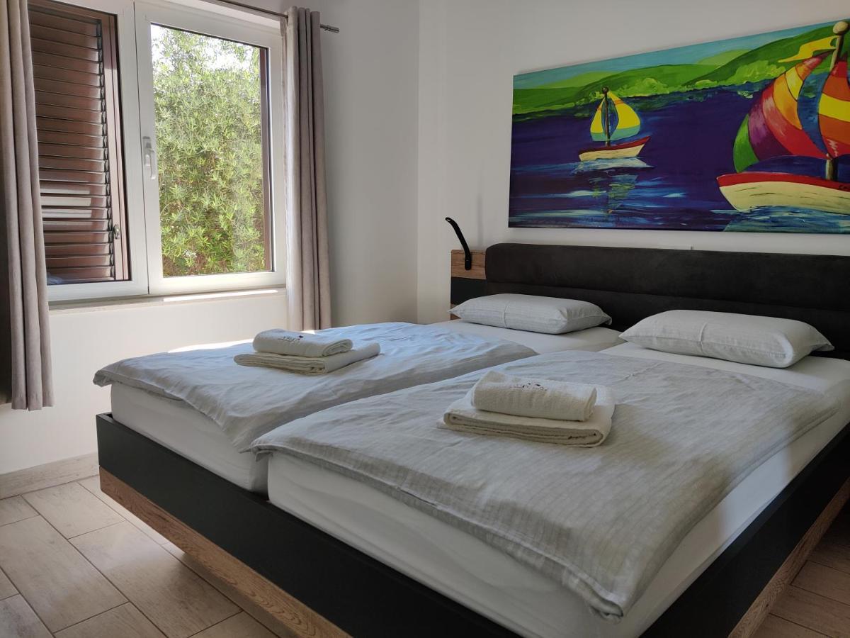 Apartments Villa A - Heating Pool トロギール エクステリア 写真