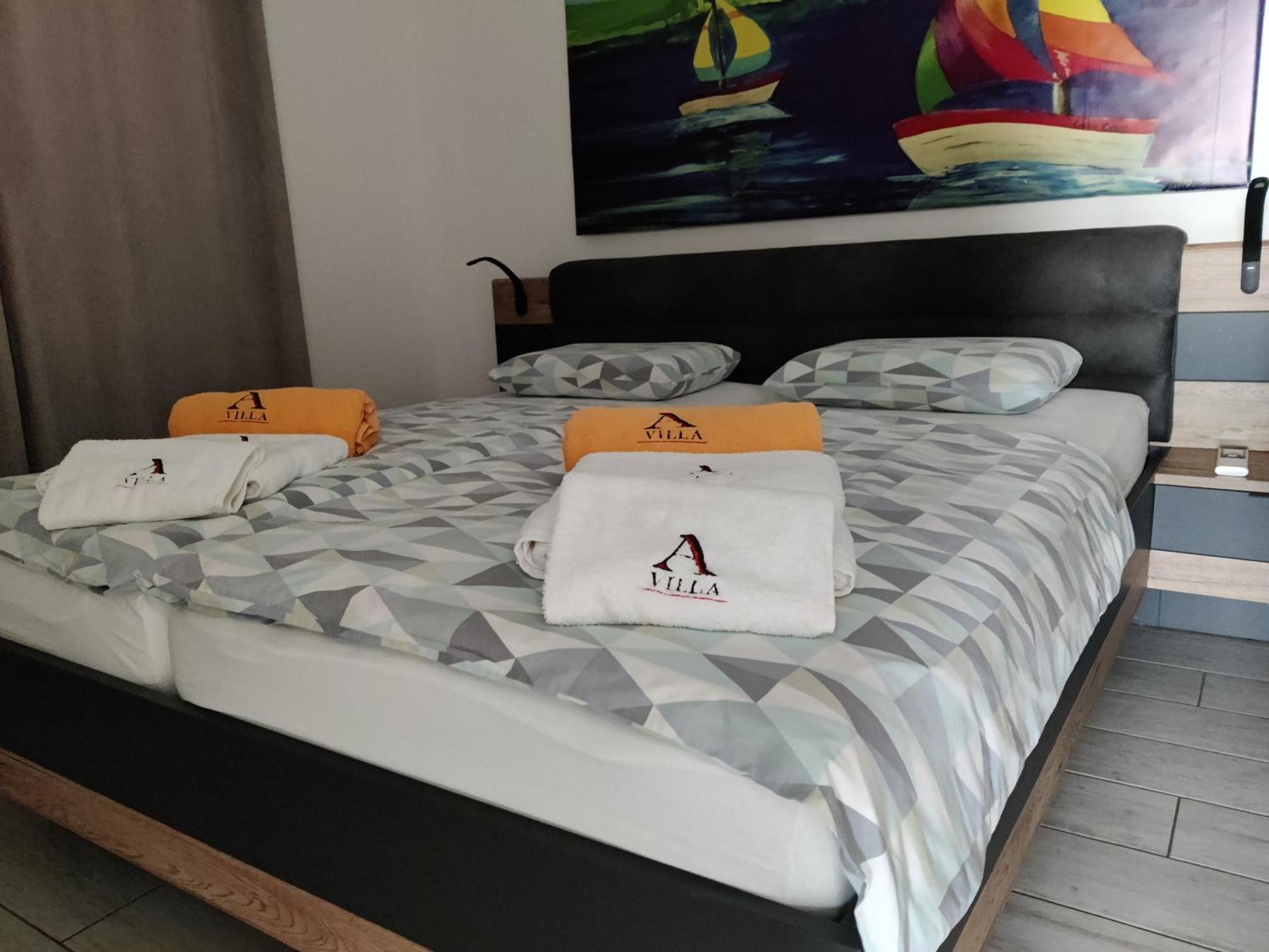 Apartments Villa A - Heating Pool トロギール エクステリア 写真