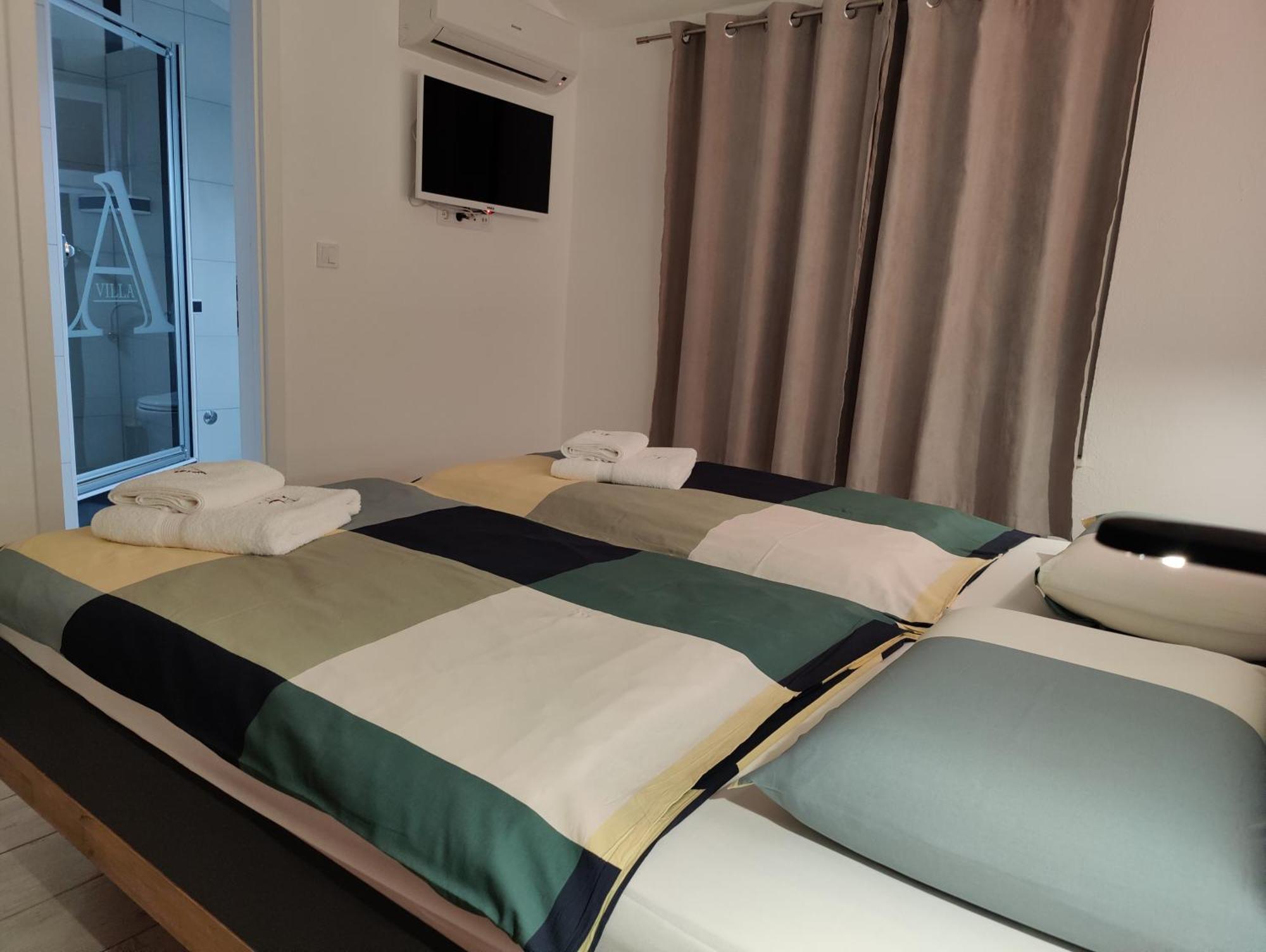 Apartments Villa A - Heating Pool トロギール エクステリア 写真